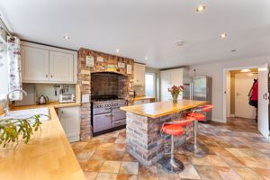 Family Kitchen- click for photo gallery